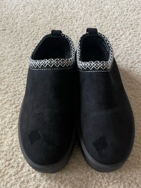Olivia and Kate Black Slip-On Slippers with Silver Stitch Trim size 11